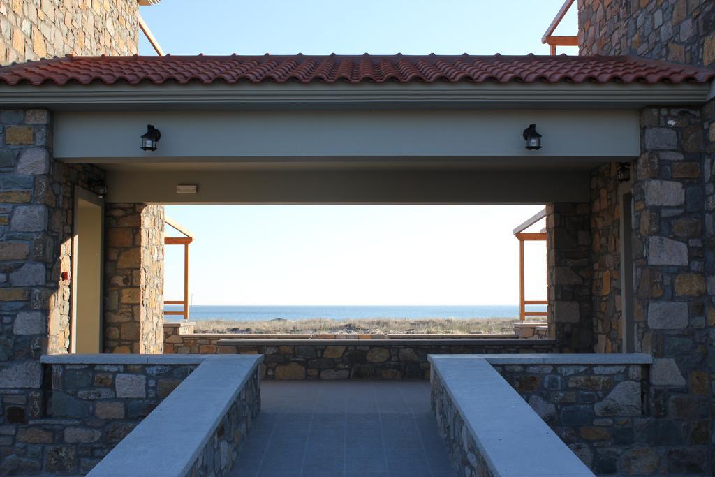 Evgatis Beach Luxury Apts Thanos ภายนอก รูปภาพ